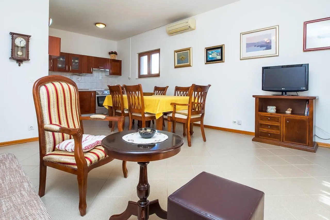 Apartment Olivera 0*, Trogir Croatia